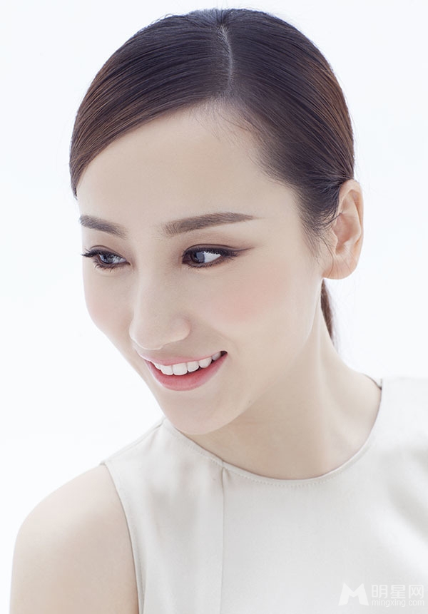 女星高阳靓丽写真尽显温婉气质_图-10