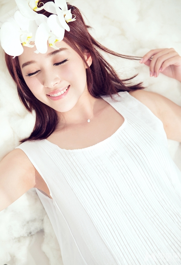 阚清子清新写真笑容明媚_图-2
