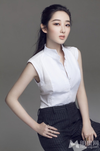 蒋梦婕帅气写真尽展迷人锁骨_图-8