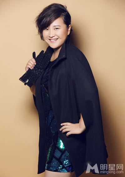 贾玲疯狂写真尽展欢神本色_图-1