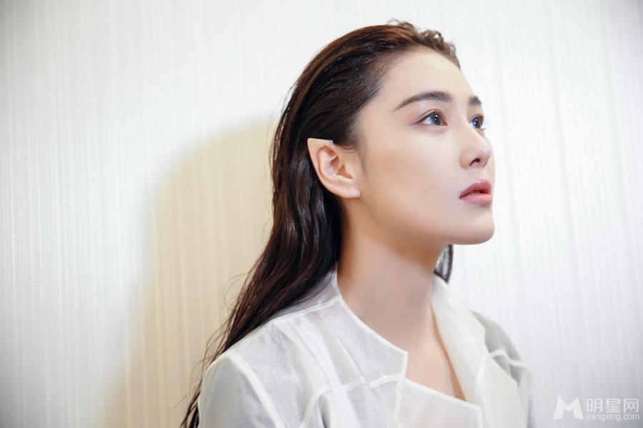 张馨予拍摄女神的新衣精灵耳引争议_图-4