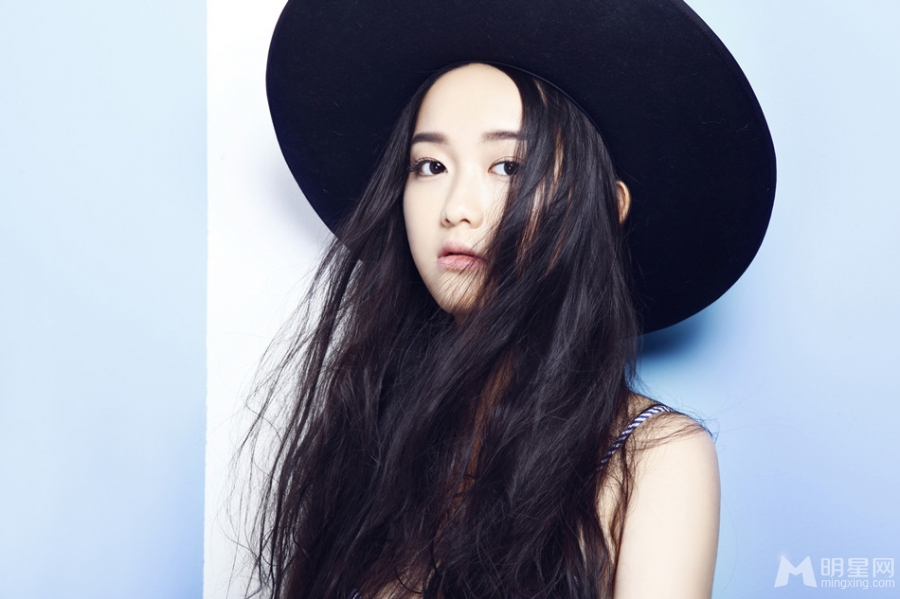 李百惠长发写真尽显纯美气质_图-6