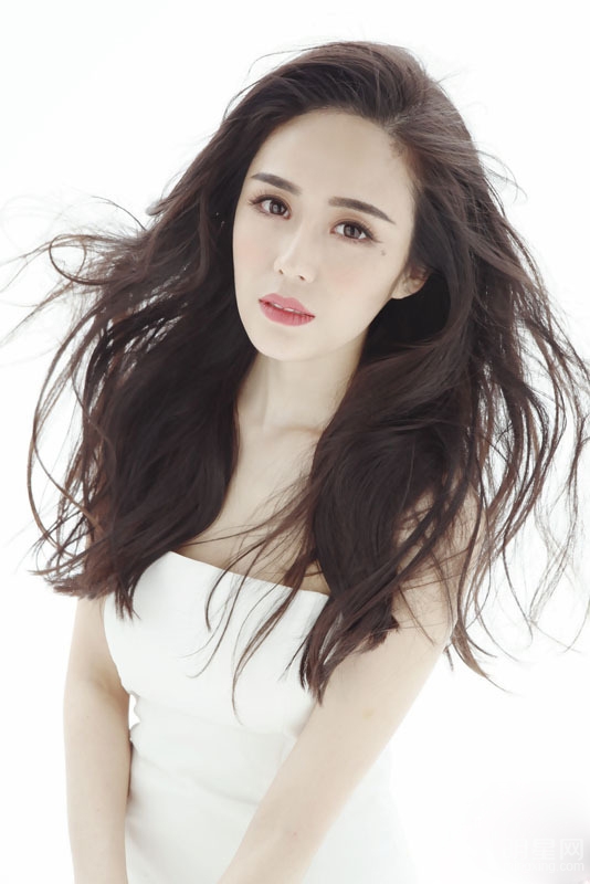 汤晶媚性感写真散发浪漫唯美气质_图-3