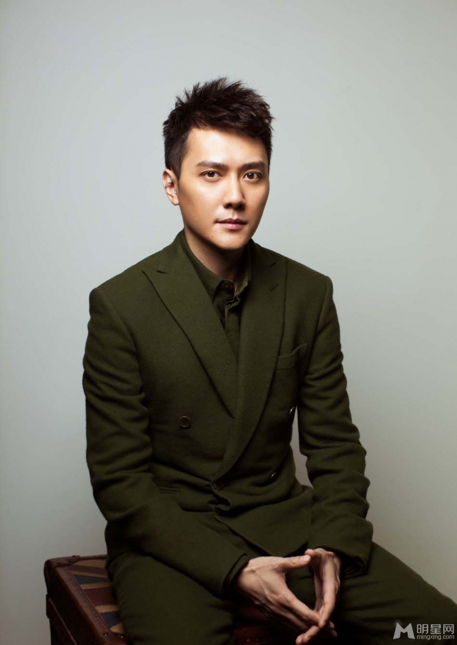 冯绍峰时尚写真曝光姿态坦然魅力迷人_图-5