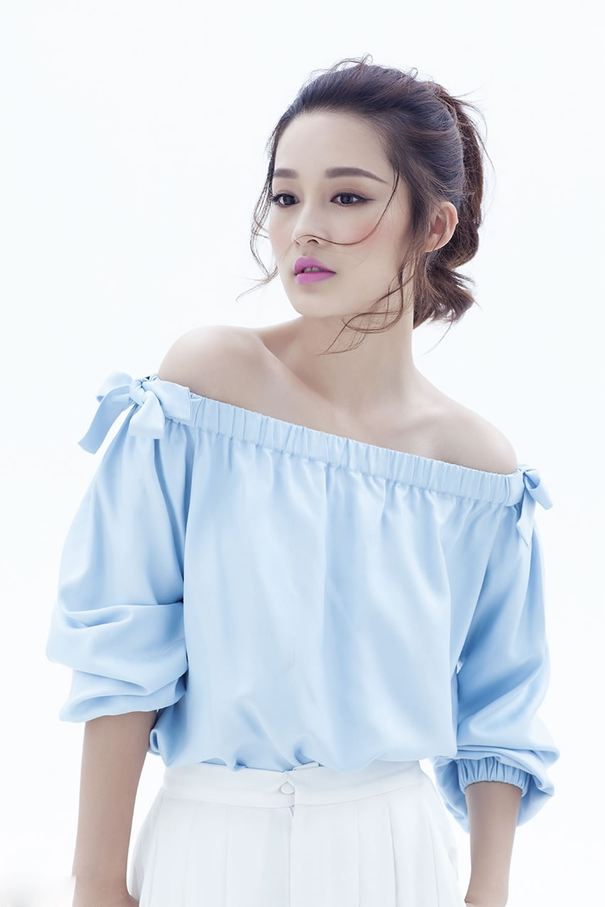 李沁最新写真曝光小露香肩秀性感_图-1