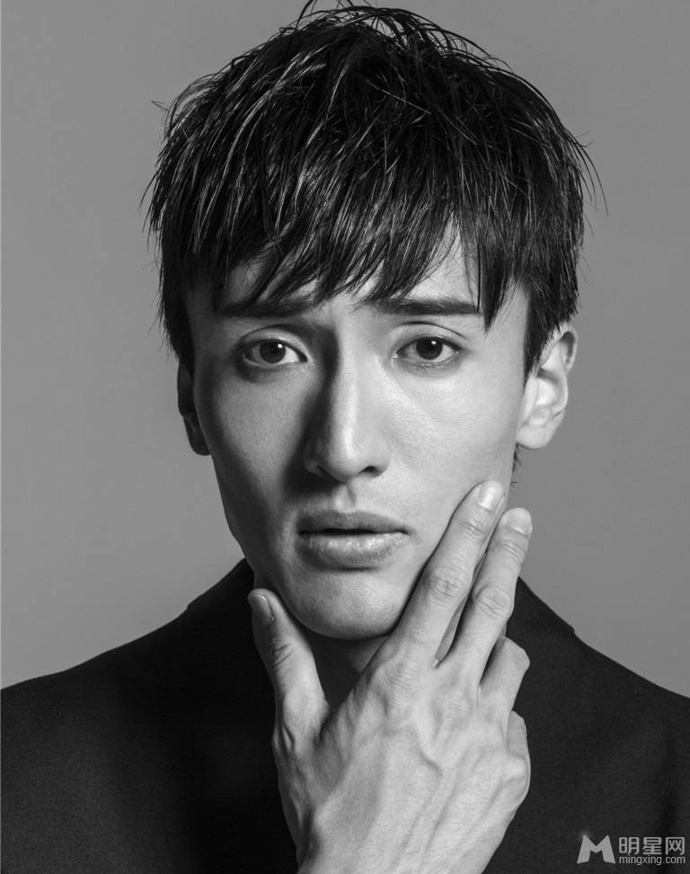王传君黑白写真曝光眼神清澈醉人_图-8
