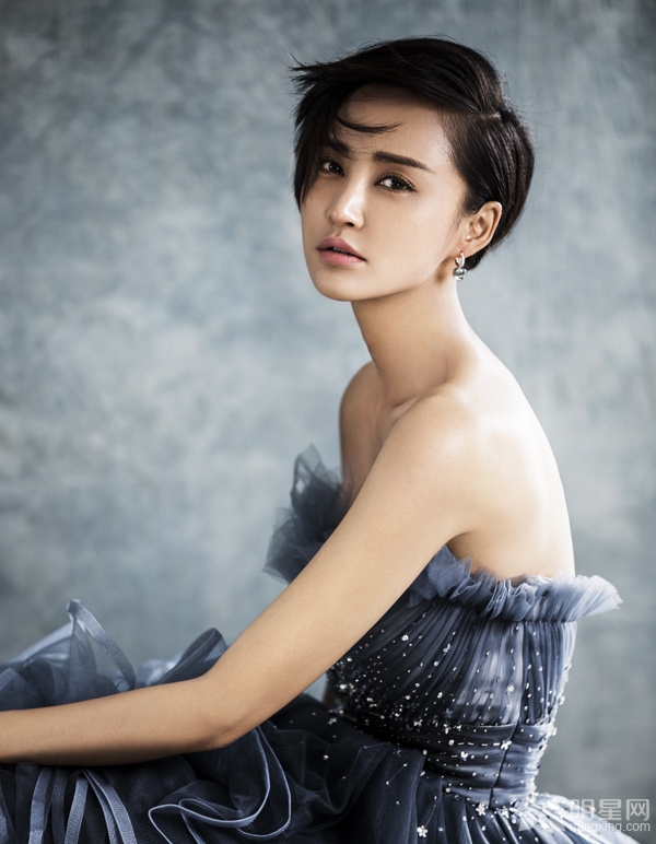 张歆艺婚纱写真曝光大展迷人笑容惹人爱_图-3