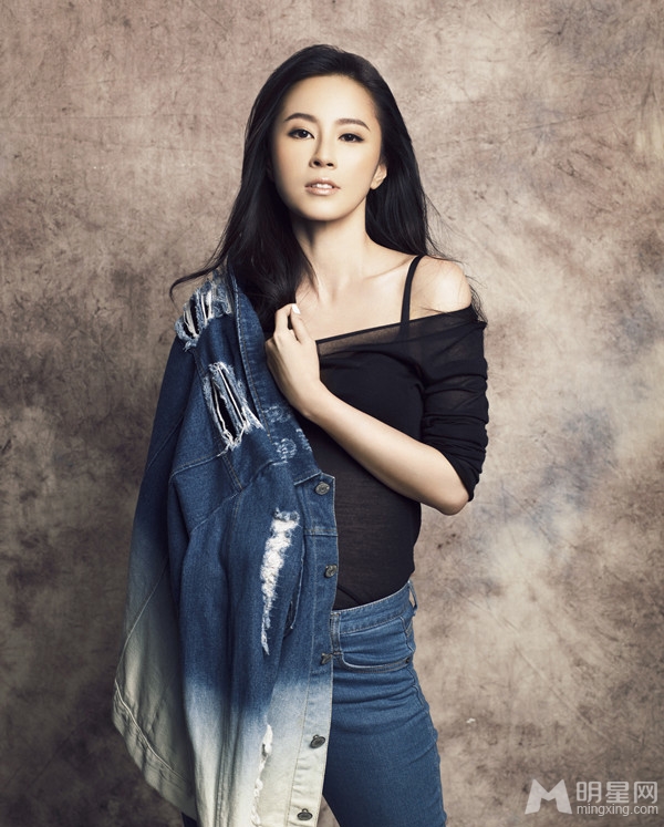 傅颖全新写真曝光小露香肩魅惑十足_图-5