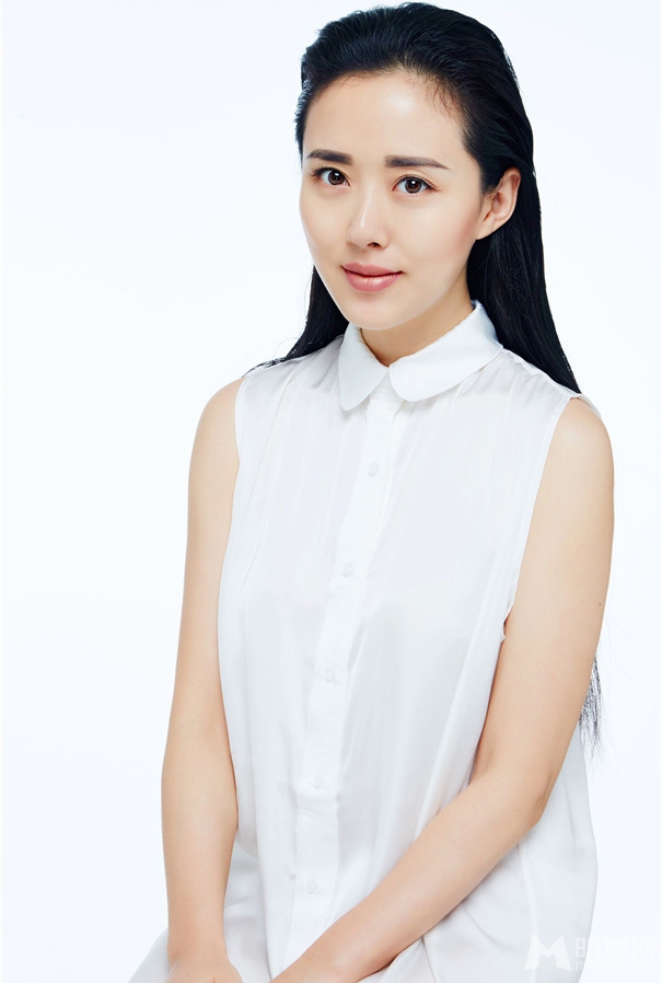 颜丹晨衬衫写真曝光氧气女神魅力自现_图-5