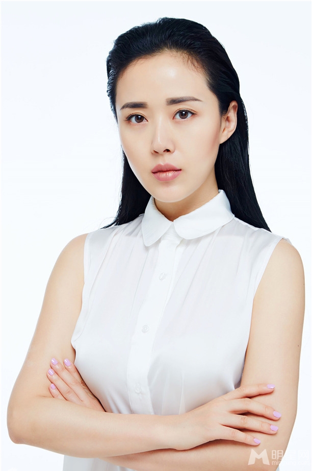 颜丹晨衬衫写真曝光氧气女神魅力自现_图-6