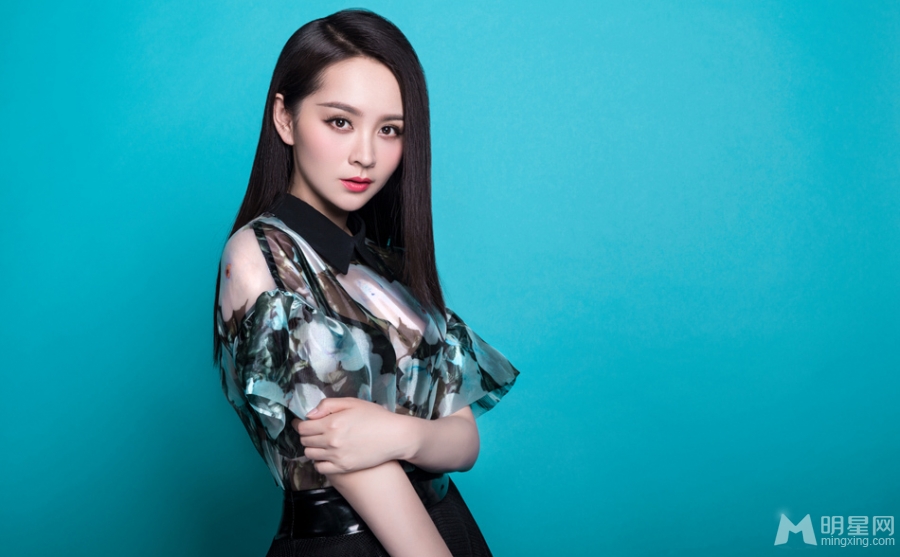 邓莎美艳写真曝光从容优雅性感迷人_图-4