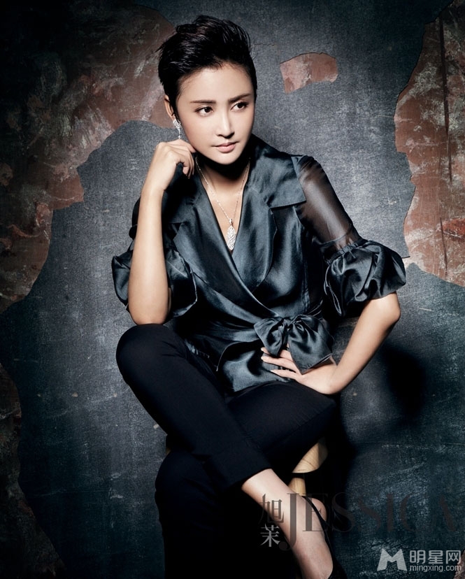 张歆艺时尚大片曝光干练短发熟女范十足_图-4