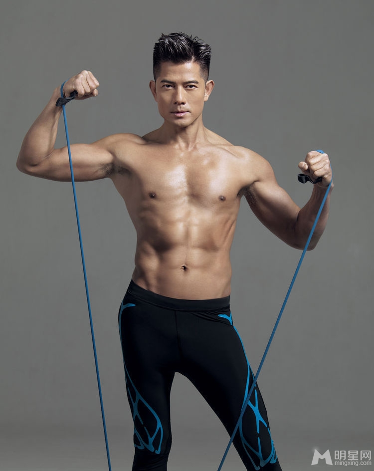 周末福利穿衣显瘦脱衣有肉男星大盘点_图-6