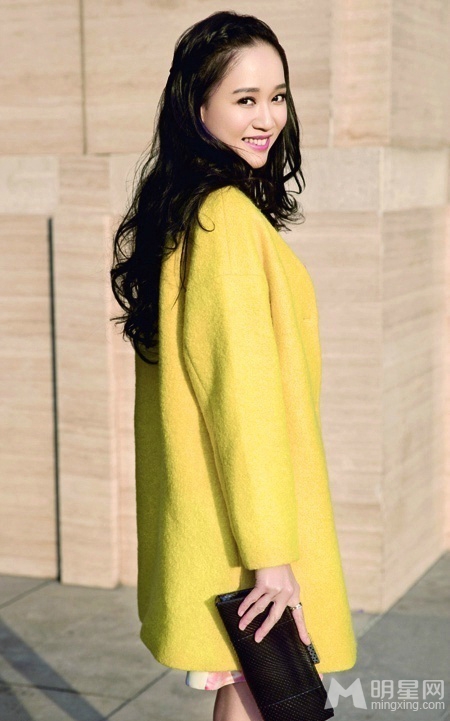 陈乔恩甜美街拍演绎浪漫轻熟女_图-6