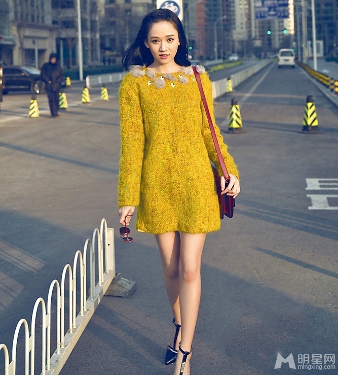 陈乔恩甜美街拍演绎浪漫轻熟女_图-1