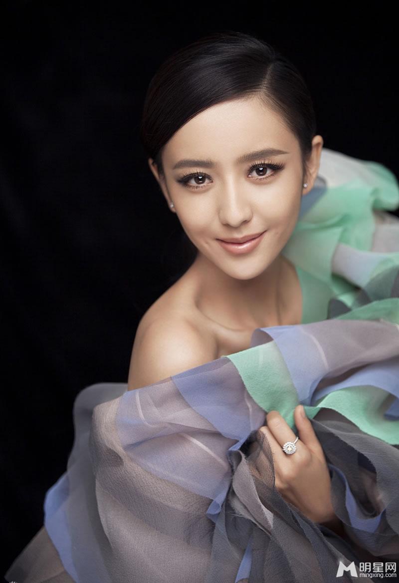 佟丽娅最新写真尽显优雅女神范_图-10