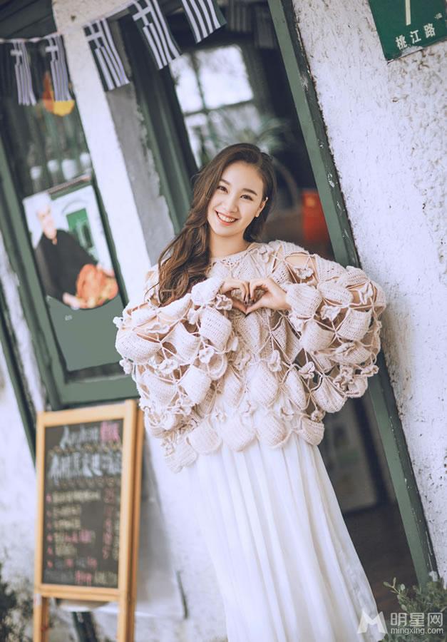 95后美少女程砚秋文艺写真_图-7