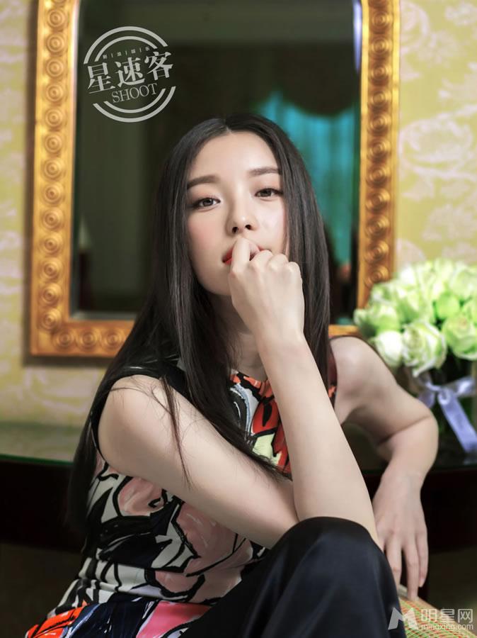 倪妮最新时尚写真冷艳妆容艳惊四座_图-3