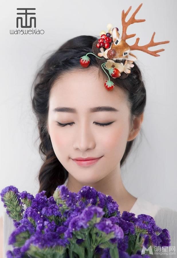 刘美含最新写真空灵梦幻显纯美_图-2