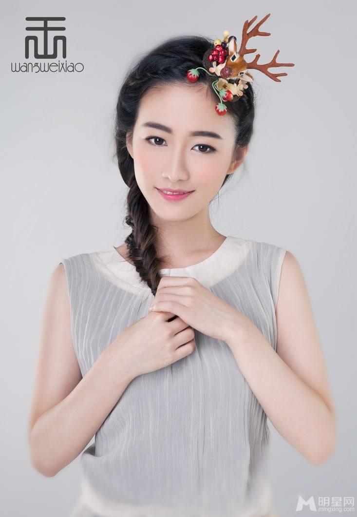 刘美含最新写真空灵梦幻显纯美_图-4