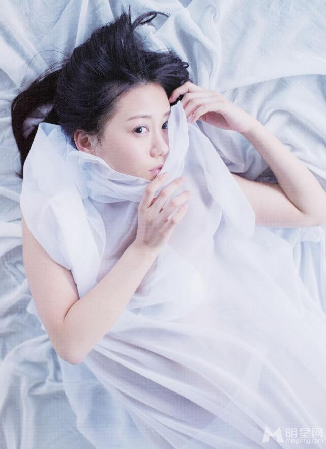 幼齿古畑奈和性感私房照白纱裹身诱惑至极_图-5