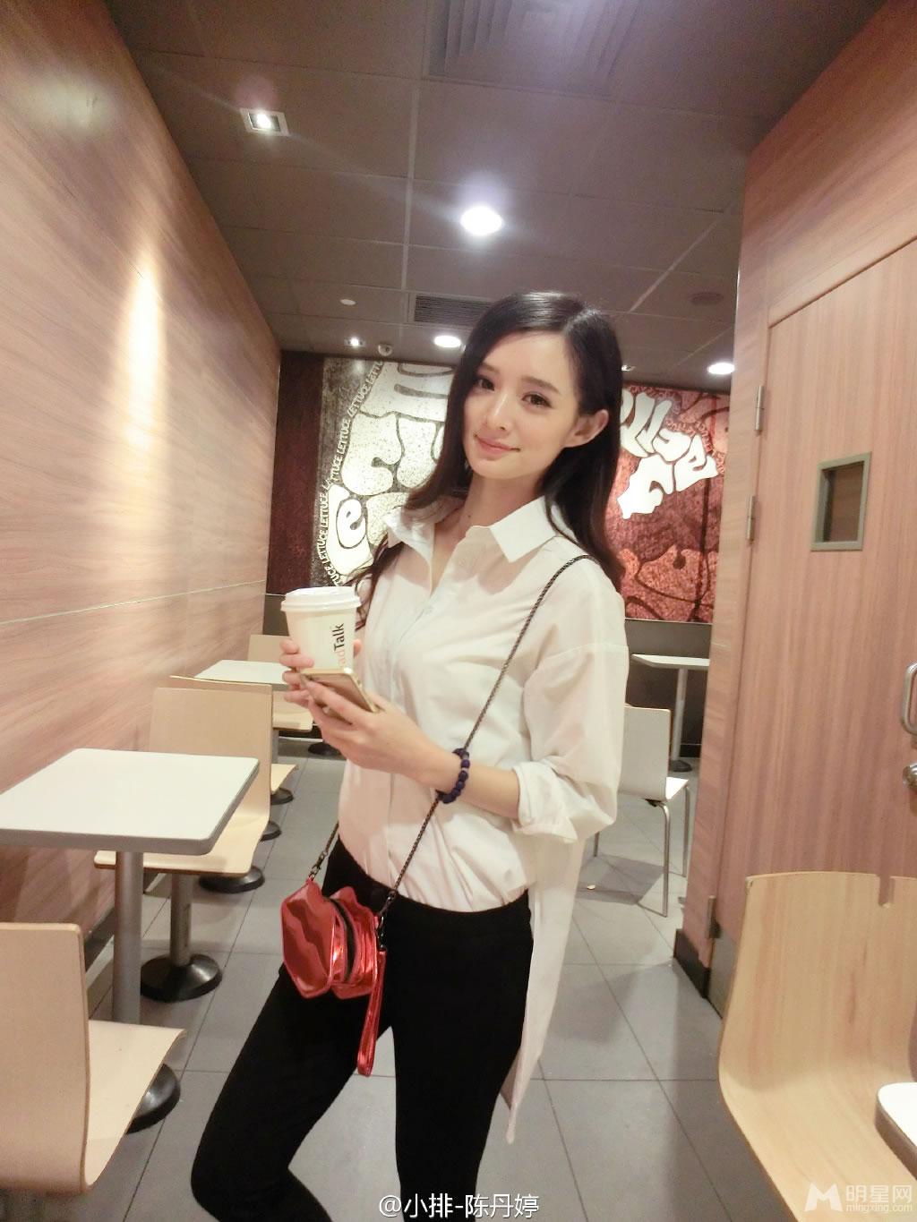 翻版杨幂陈丹婷最新写真白衣飘飘显气质_图-1