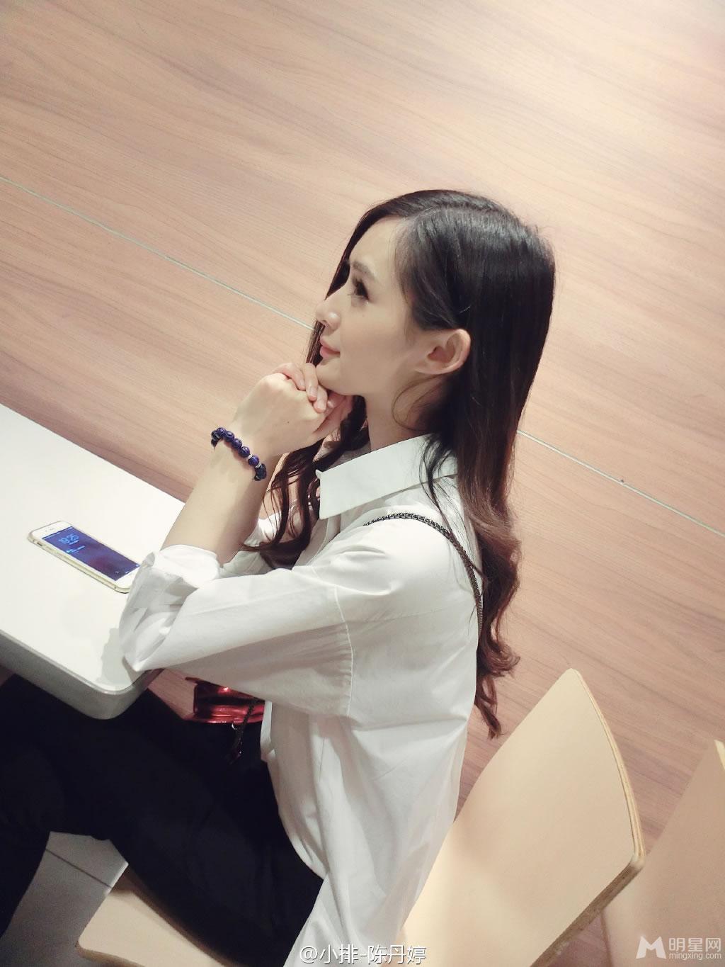 翻版杨幂陈丹婷最新写真白衣飘飘显气质_图-2