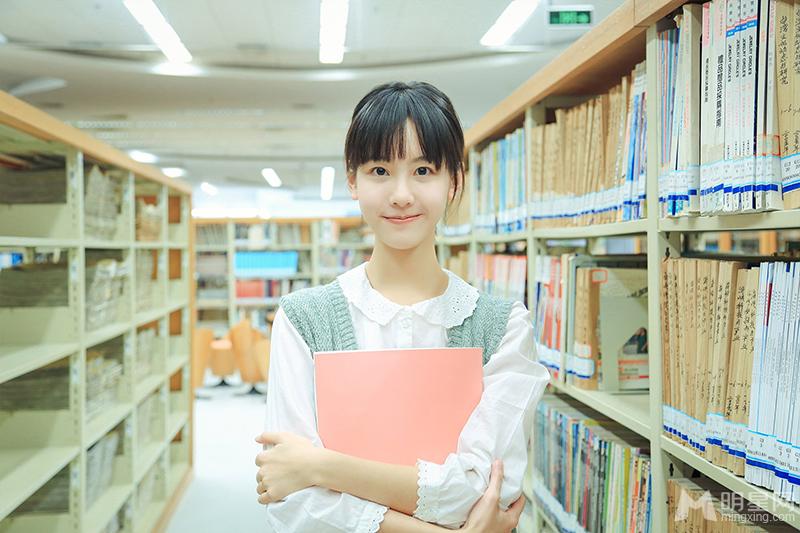 “左耳”女一陈都灵校园清新唯美写真_图-8