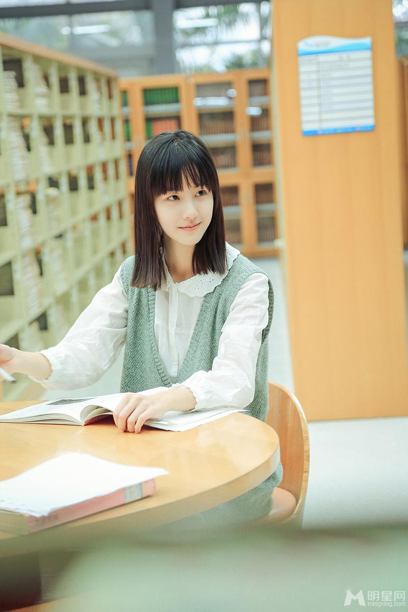“左耳”女一陈都灵校园清新唯美写真_图-10