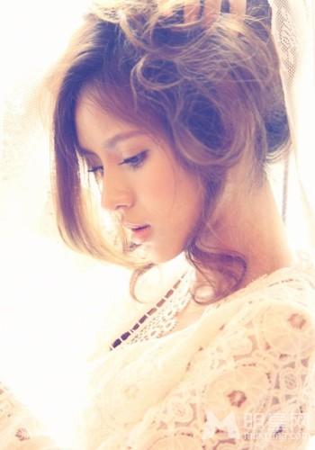张予曦唯美写真身娇体弱惹人怜_图-5