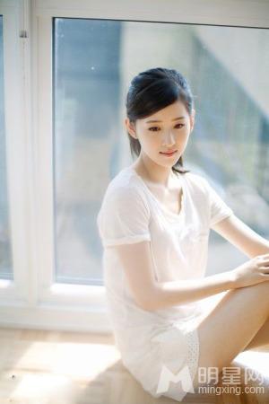 奶茶妹妹章泽天绝美气质写真清新干净_图-3