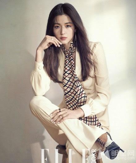 全智贤《ELLE》最新写真慵懒迷人女神气质_图-12