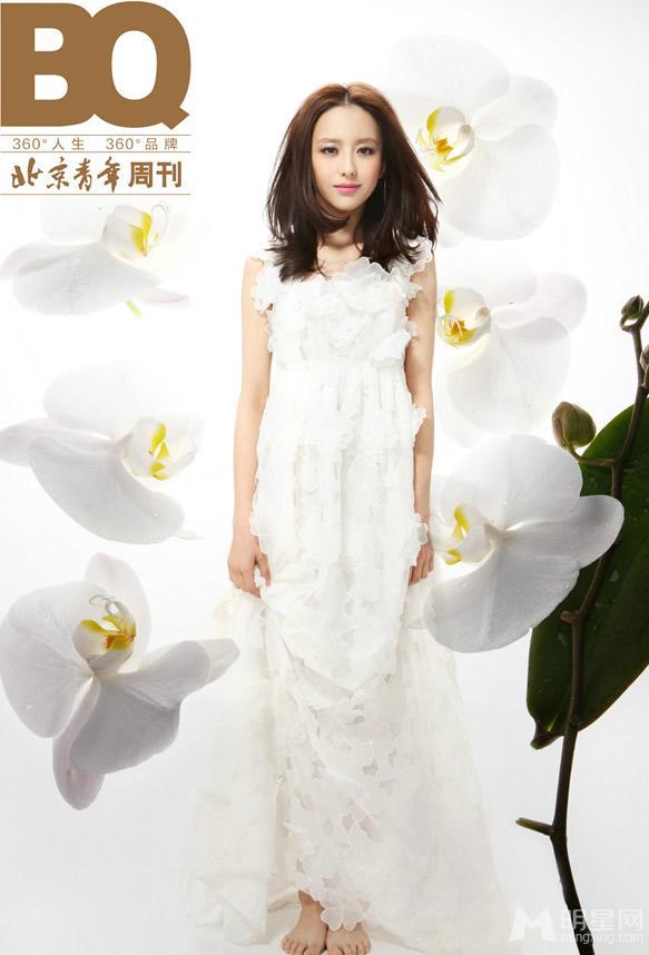 佟丽娅自然清新写真展现治愈系气质_图-2