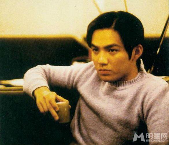 钟汉良青葱旧照写真：青春迷人耀眼的小太阳_图-9