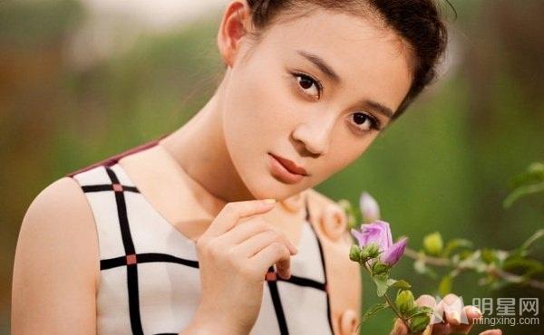 袁姗姗户外写真清晰淡雅唯美_图-9