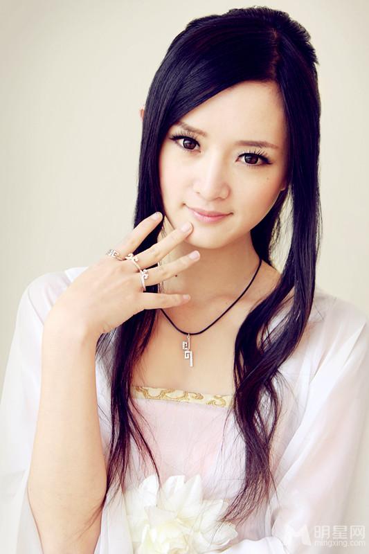 小排陈丹婷代言饰品写真温文尔雅散发知性魅力_图-6