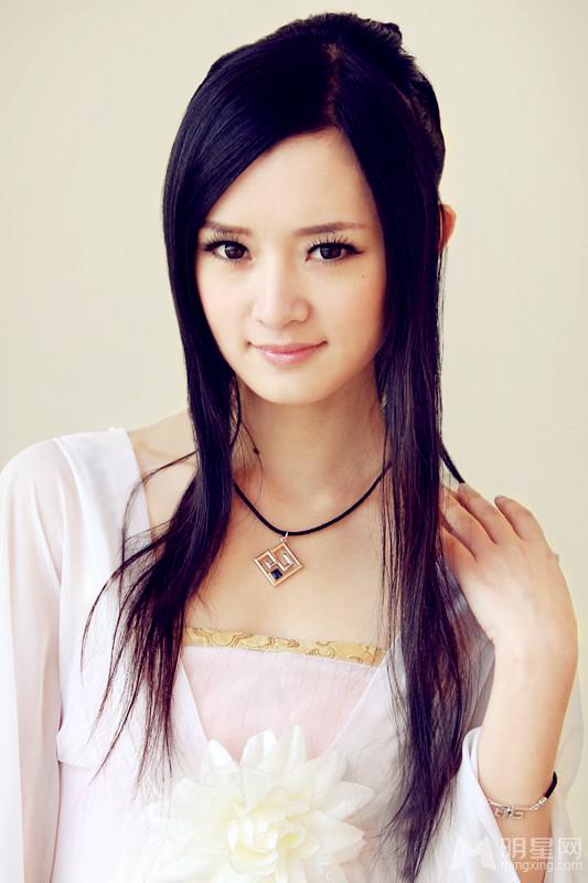 小排陈丹婷代言饰品写真温文尔雅散发知性魅力_图-7