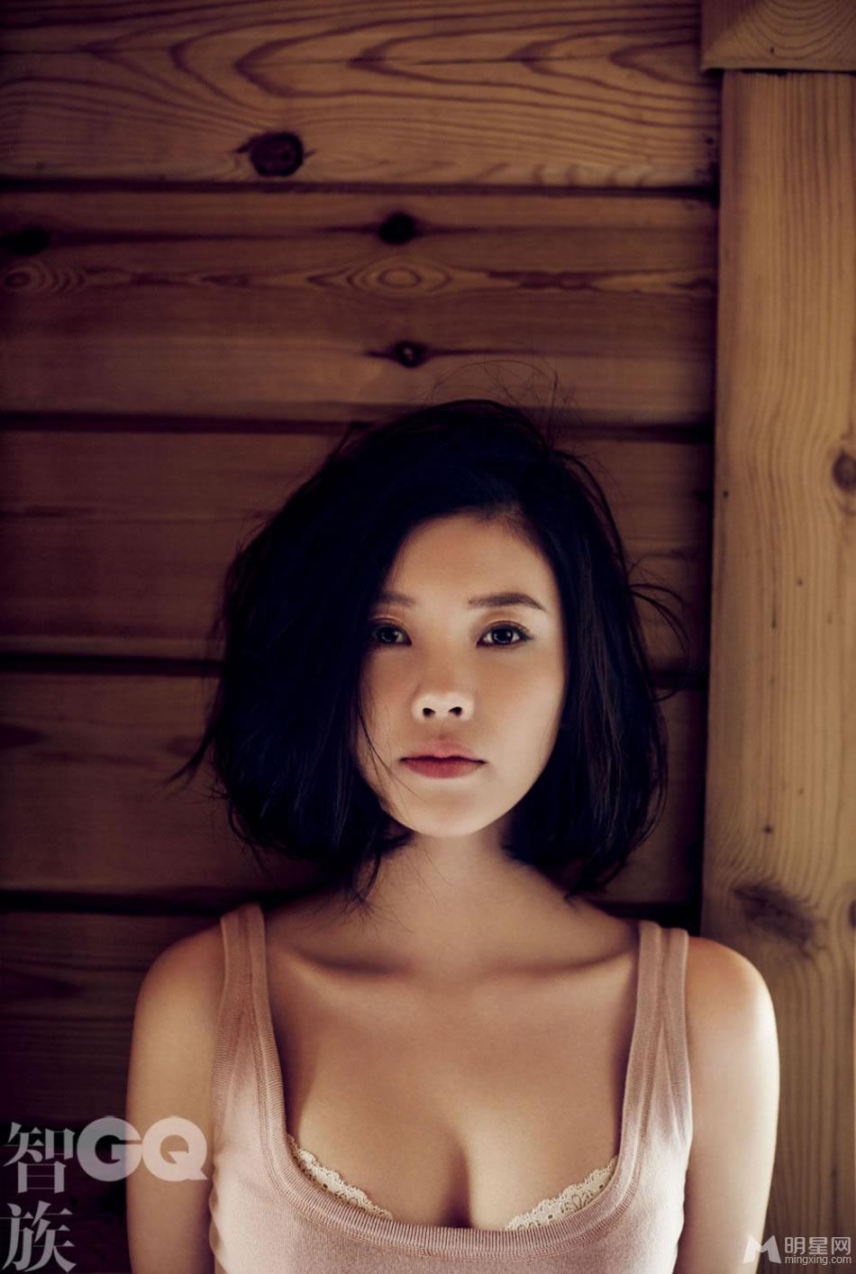 玉女变欲女杨子珊性感出镜首露事业线_图-3