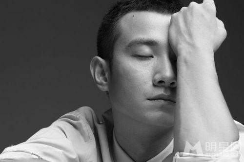 文章黑白写真展现魅力与姚笛出轨门后再度起航_图-7
