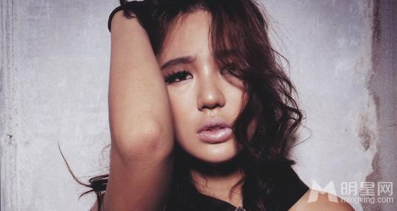 尹恩惠妖艳风情诱惑写真散发熟女迷人魅力_图-2