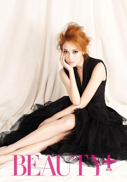 Jessica郑秀妍为自创品牌拍诱惑写真大胆裸露性感美背_图-3