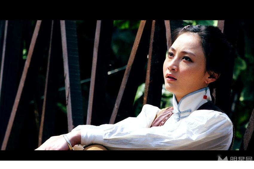 姚笛帅气写真马靴英气逼人_图-1