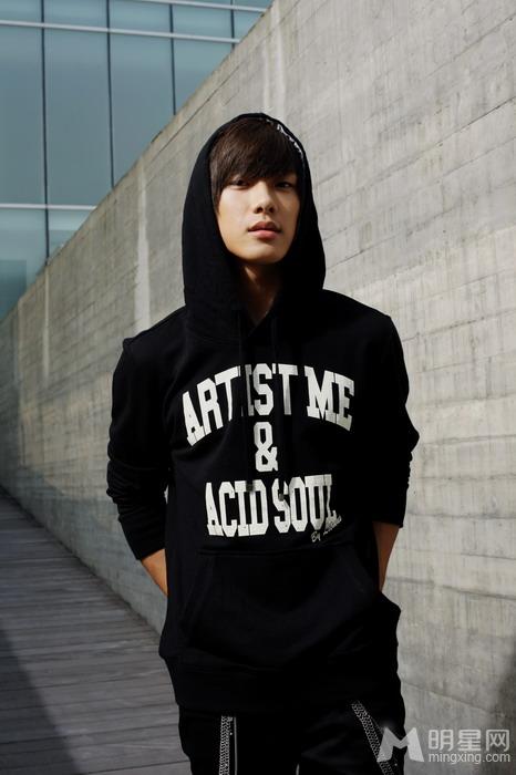 韩团FTisland08limtus休闲秋装酷炫写真_图-10