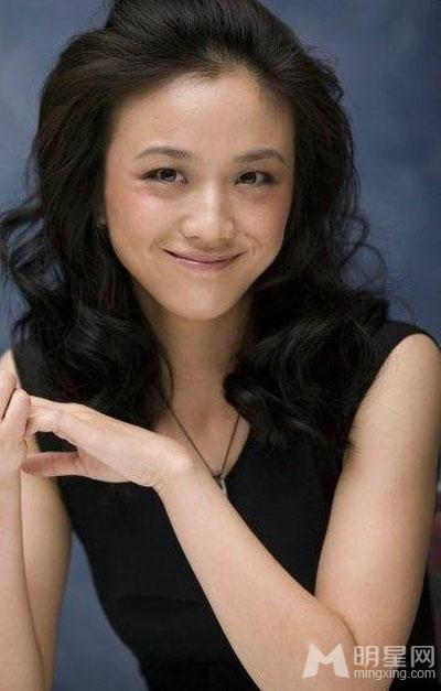 汤唯黑衣写真尽显成熟有女人味_图-4