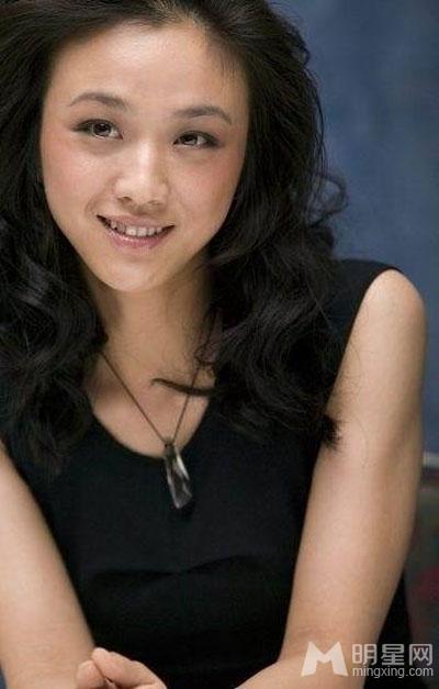 汤唯黑衣写真尽显成熟有女人味_图-5