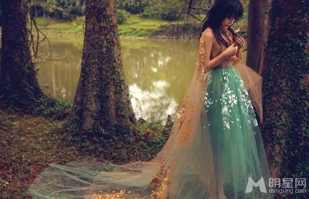 赵薇烟熏妆野性写真大眼性感如野猫_图-6