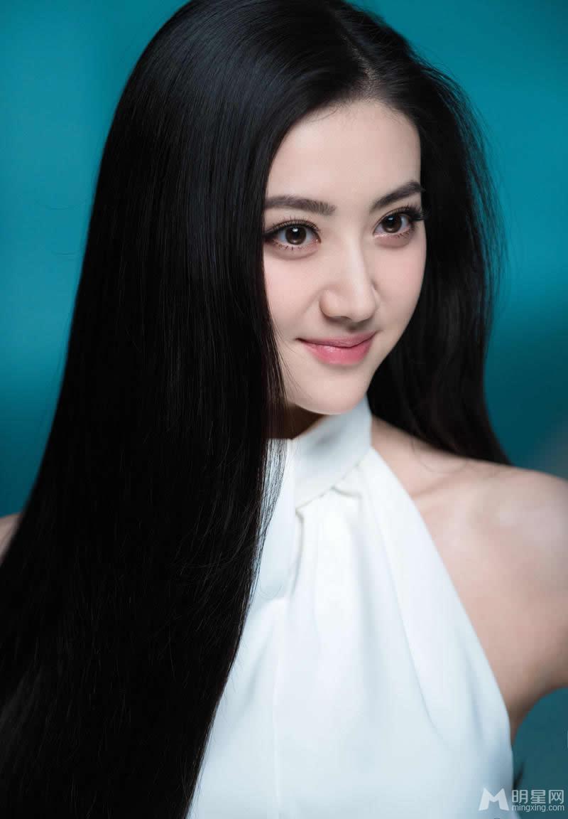 景甜跻身国际知名品牌代言担任《长城》女主角晋升“谋女郎”_图-1