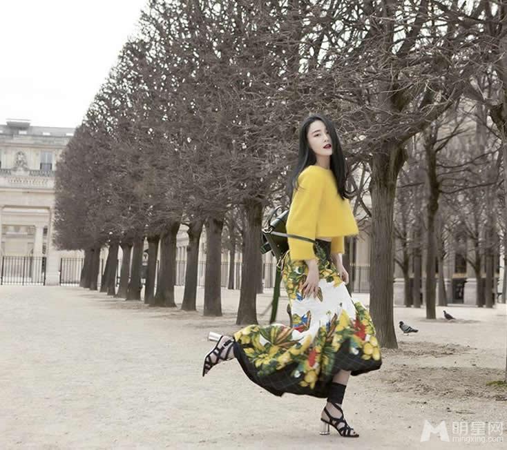 张馨予春日写真娇俏公主范风格引人侧目_图-5
