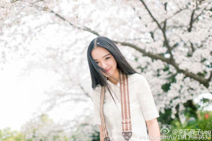 武大再现全能女神李莎旻子樱花写真完胜黄灿灿_图-3