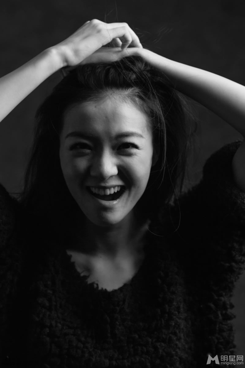 《万物生长》齐溪个人黑白素颜写真_图-4